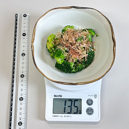 中鉢1杯分のブロッコリーのおひたし