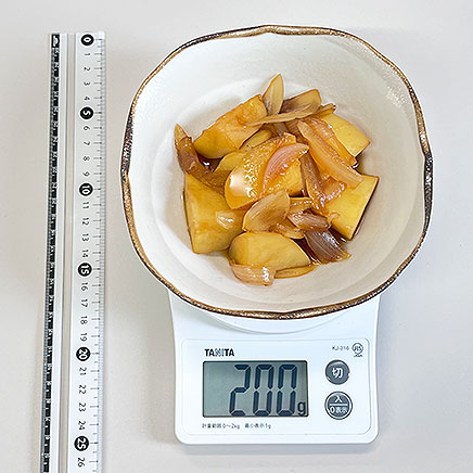 中鉢1杯分のじゃがいもと玉ねぎの煮物