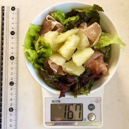 中鉢1杯・1人前のグレープフルーツ缶詰サラダ