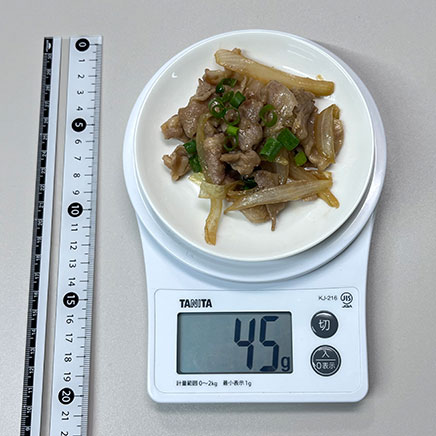 小皿1皿分の豚肉と玉ねぎの味噌炒め