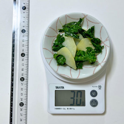 小皿1皿分のケールとじゃがいものソテー