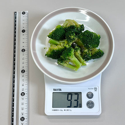 中皿1皿分のブロッコリーのソテー