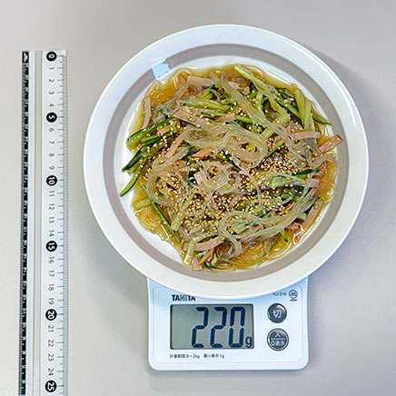 大皿1皿分の緑豆はるさめのサラダ