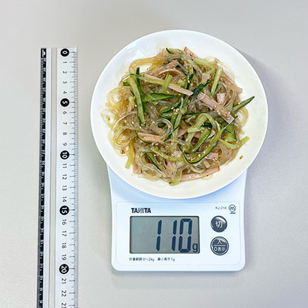 中皿1皿分の緑豆はるさめのサラダ