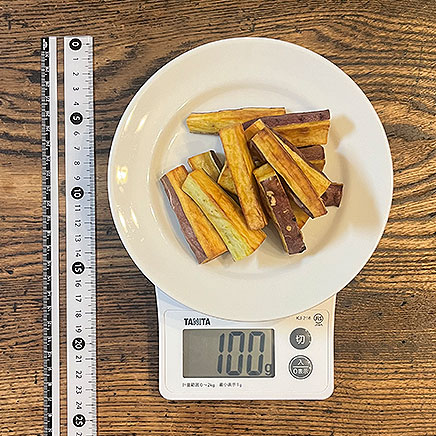 100g分のさつまいもの素揚げ