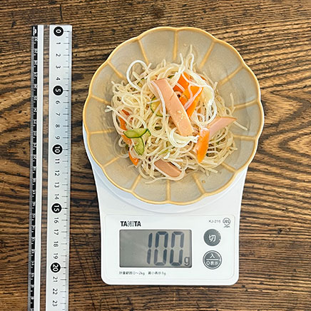 100g分の春雨の和え物