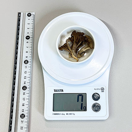 小鉢1杯分の舞茸の素揚げ