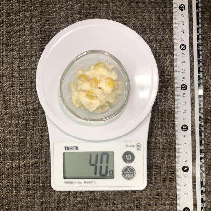 小鉢1杯分のコーンのポテトサラダ