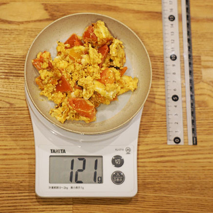 中皿1皿分のトマトの卵とじ