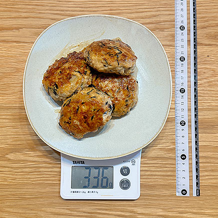 4個分のひじき入りつくね