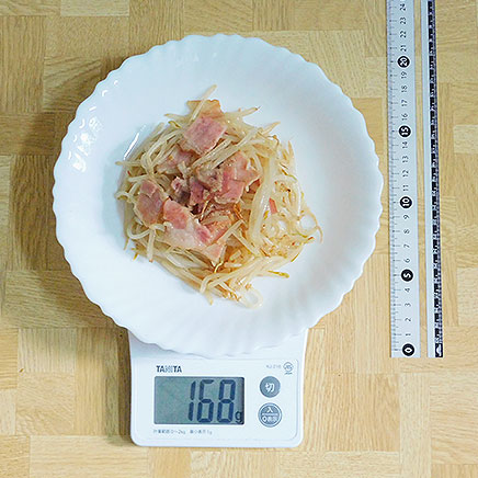 大皿1皿分のブラックマッペもやしの炒め物