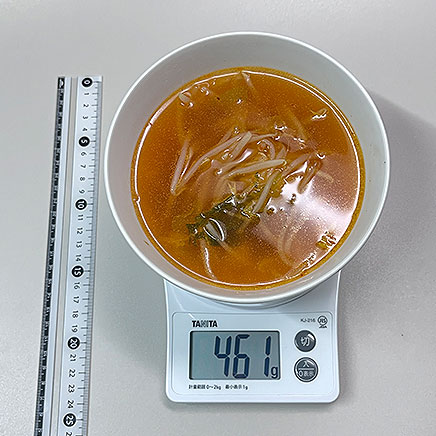 スープボウル(大)1杯分のもやしのキムチスープ