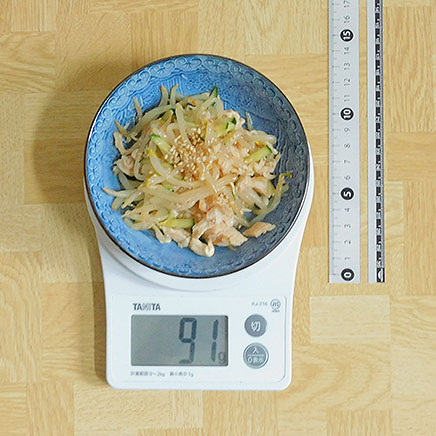 小皿1皿分の鶏肉ともやしのサラダ