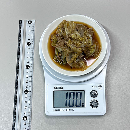 100g分の白菜とツナの煮物