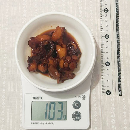 小鉢1杯分のタコの煮物