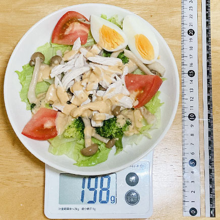 大皿一皿分の蒸し鶏ときのこのサラダ