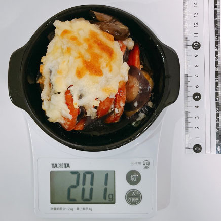 丸型グラタン皿1皿分の米茄子とトマトのチーズ焼き