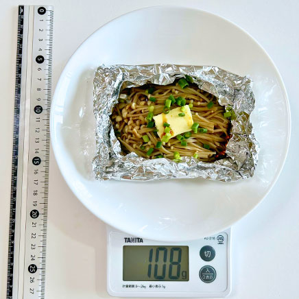 1人前のえのきのバター醤油ホイル焼き