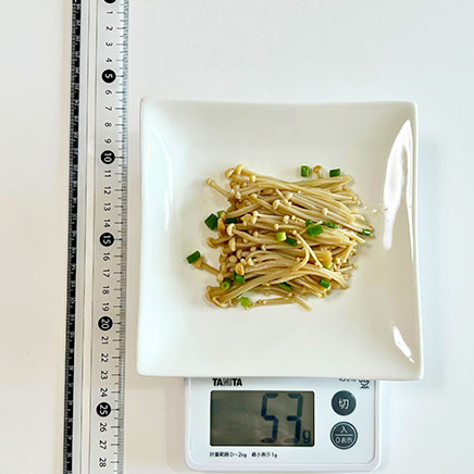 中皿一皿分のえのきのバター醤油ホイル焼き