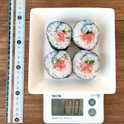 4切れ分・1人前のネギトロの太巻き