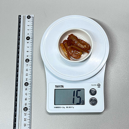 小鉢1杯分の小皿1皿分のウィンナーのケチャップ炒め