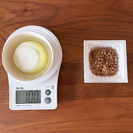 小鉢1杯分のおろし納豆に使用した納豆と大根