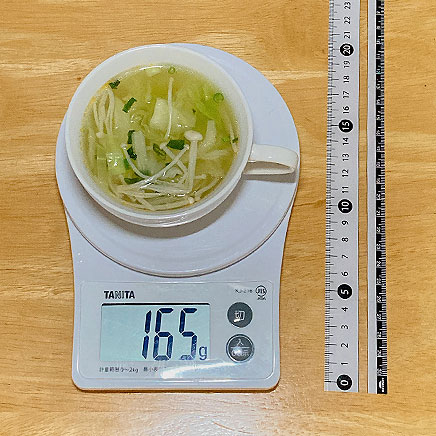 スープカップ（小）1杯分のキャベツとえのきのスープ