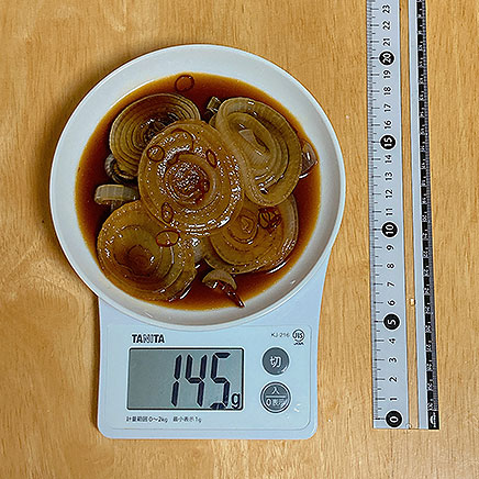 中皿1皿分のたまねぎの南蛮漬け