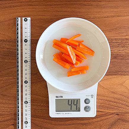 中皿1皿分のにんじんの浅漬け