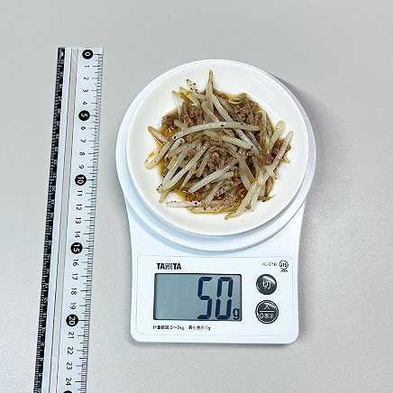 中皿1皿分のもやしとひき肉の炒め物