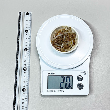 小皿1皿分のもやしとひき肉の炒め物