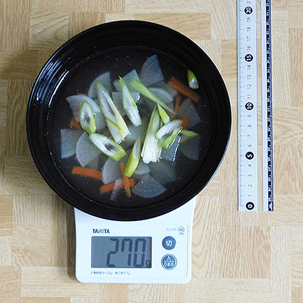 汁椀（大）1杯分の大根汁