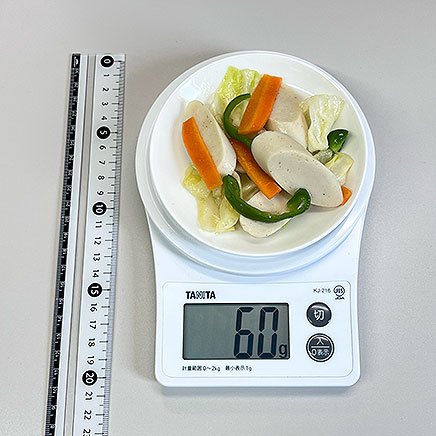 小皿1皿分の魚肉ソーセージの野菜炒め