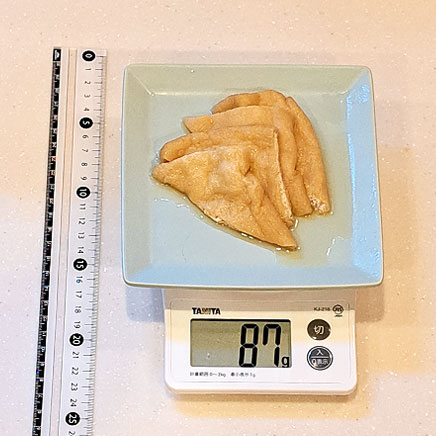 中皿1皿分の油揚げの甘辛煮