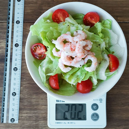 大皿1皿分の小エビのサラダ