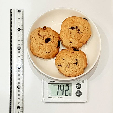 3個分のくるみとレーズンのスコーン