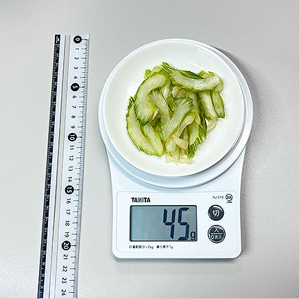 小皿1皿分のセロリの酢の物