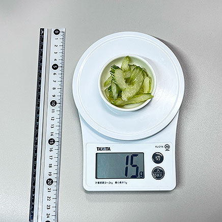 豆皿1皿分のセロリの酢の物