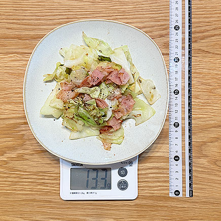 大皿1皿分のベーコンの野菜炒め