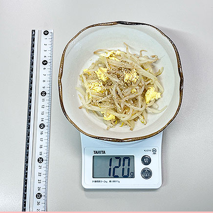 中皿1皿分のもやしと卵のナムル