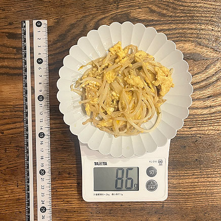 中皿1皿分のもやしの卵とじ