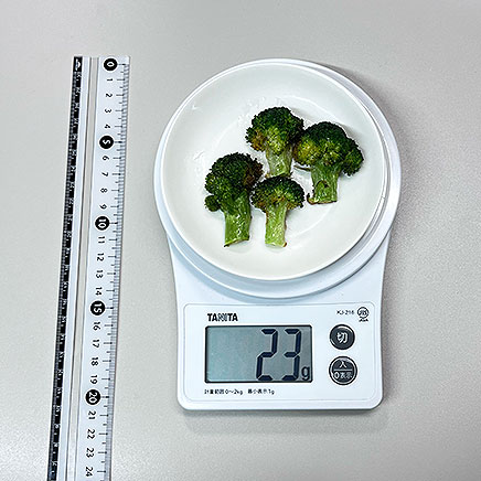 小皿1皿分のブロッコリーの素揚げ