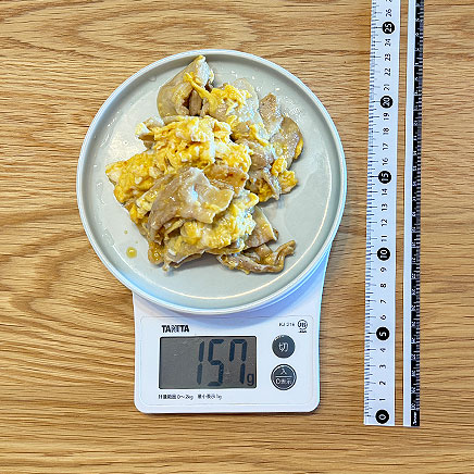 中皿1皿分の豚肉の卵とじ