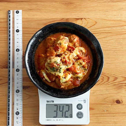 小鉢1杯分のミートボールのチーズトマト煮