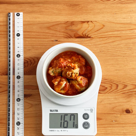 豆鉢1杯分のミートボールのチーズトマト煮