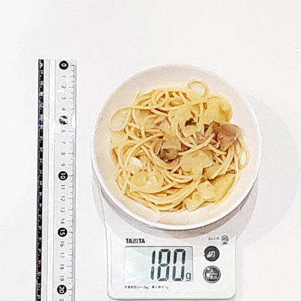 小皿1皿分の鶏肉とキャベツのパスタ