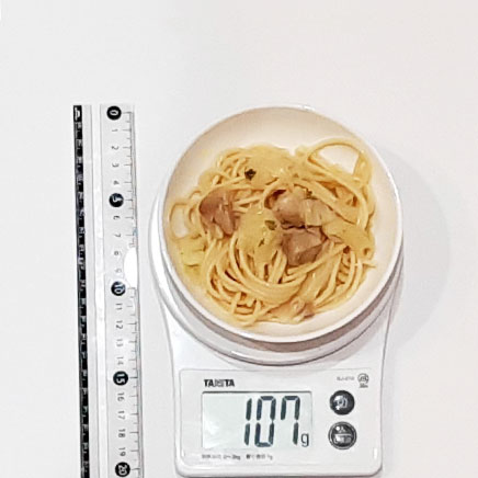 豆皿1皿分の鶏肉とキャベツのパスタ