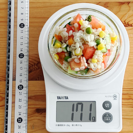 小鉢1杯分の押し麦のサラダ