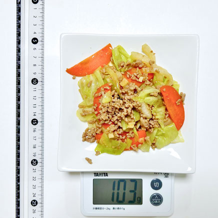 中皿一皿分のひき肉の野菜炒め