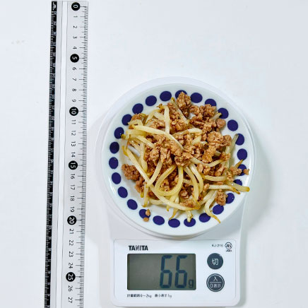 小皿1皿分のもやしのそぼろ炒め